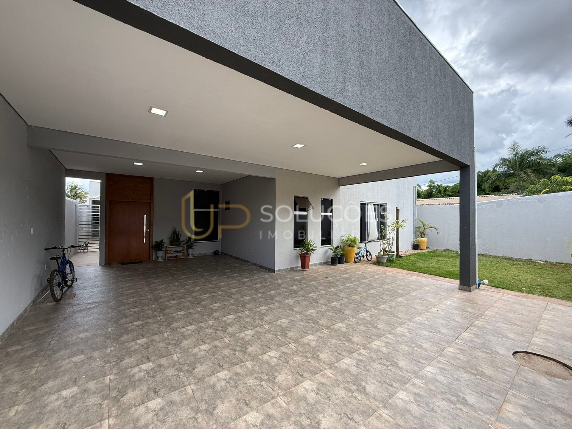 Casa 3 Suítes, Escritório + Cozinha c/ Armários Planejados | Cond Serra Dourada II