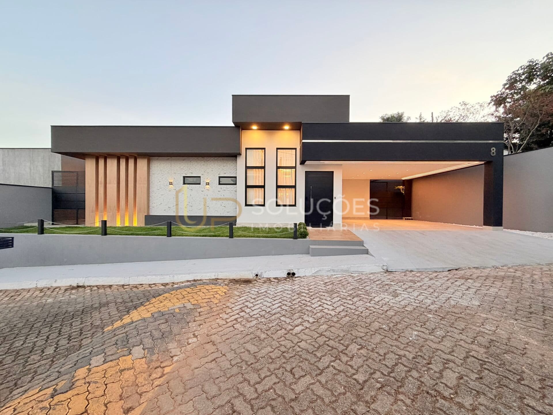 Casa Moderna 3 Quartos (Suíte c/Closet) Escritório + Área Gourmet | Cond. Recanto Sossego