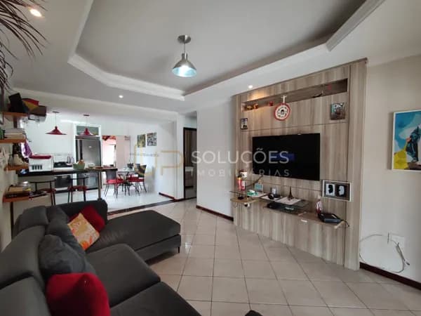 2 Quartos, 1 Suíte, Garagem Coberta, Varandão, Área Livre, Área útil: 150 m²,Área total: 300 m²