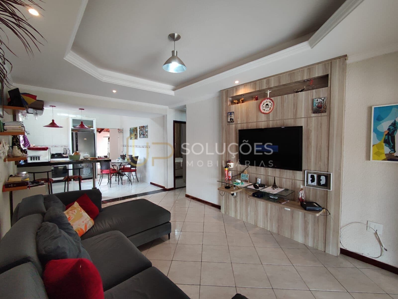 2 Quartos, 1 Suíte, Garagem Coberta, Varandão, Área Livre, Área útil: 150 m²,Área total: 300 m²