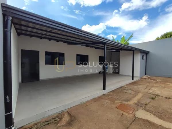 2 Quartos | Condomínio | Portão Eletrônico | IPTU Desmembrado | R$ 420.000,00 Terreno: 350 m² Localização: Condomínio Serra Azul