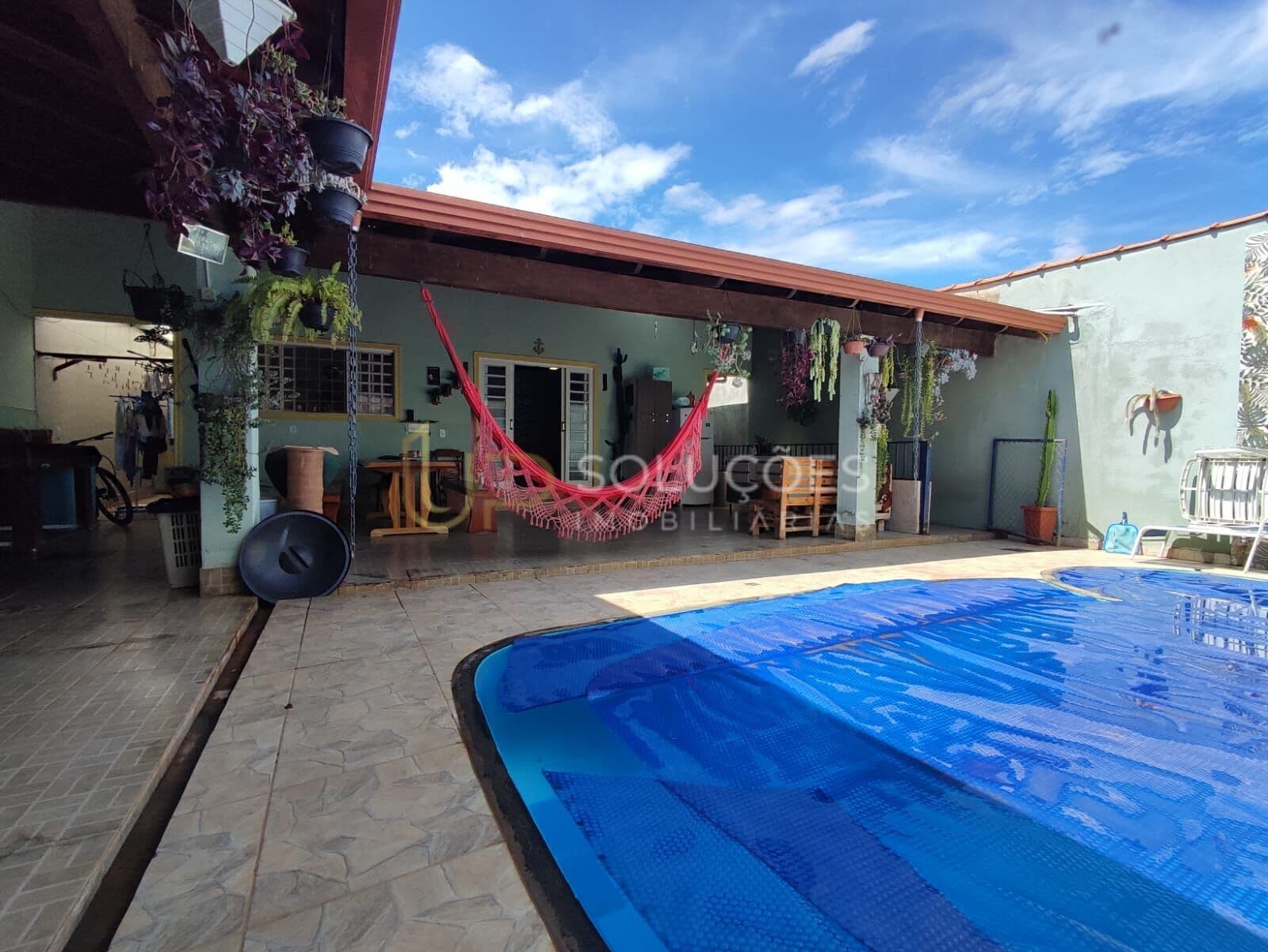 Casa com 3 Quartos (1 Suíte), Piscina Aquecida e Churrasqueira na QMS 15 + 300m² | R$ 480.000,00