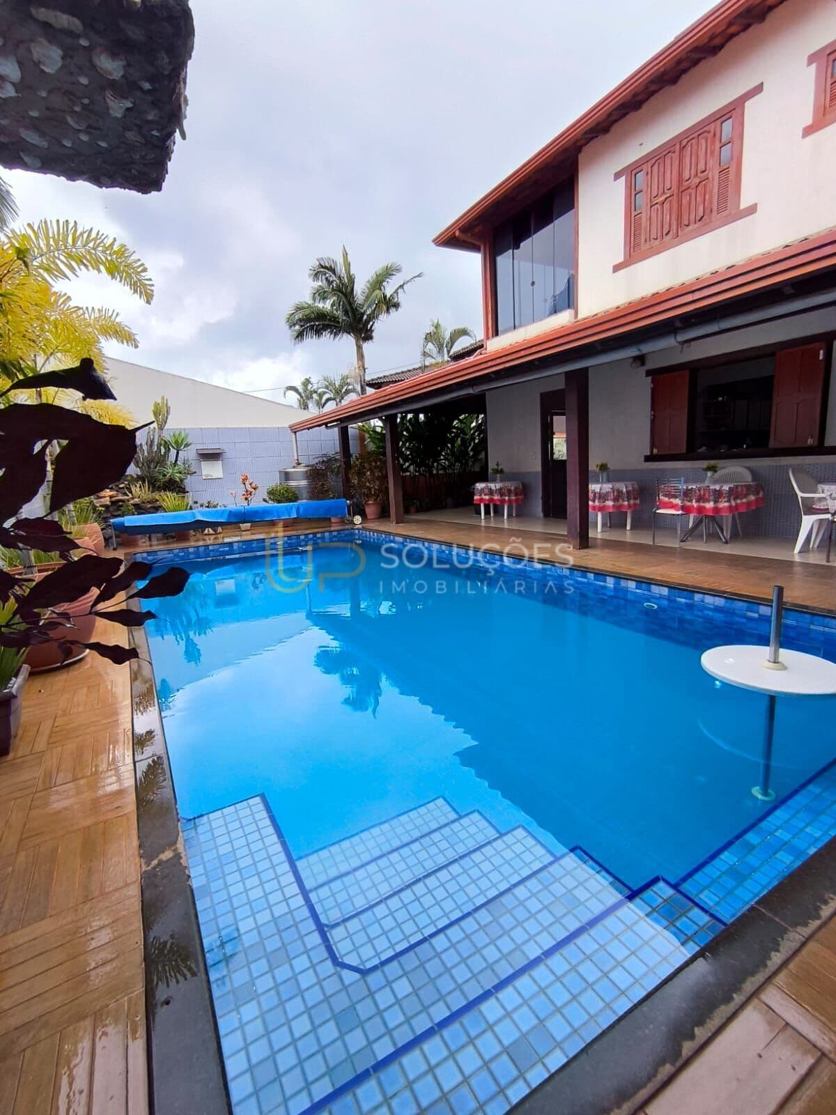6 Suítes, Estilo Colonial + Piscina Aquecida + Sauna + Churrasqueira + Escritório + Casa de Alto Padrão Terreno: 600 m²