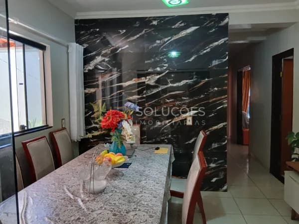Casa Padrão 3 Quartos (1 Suíte) +2 Vagas+ Banheiro Social + Ótima localização| Ar 09, Sobradinho 2