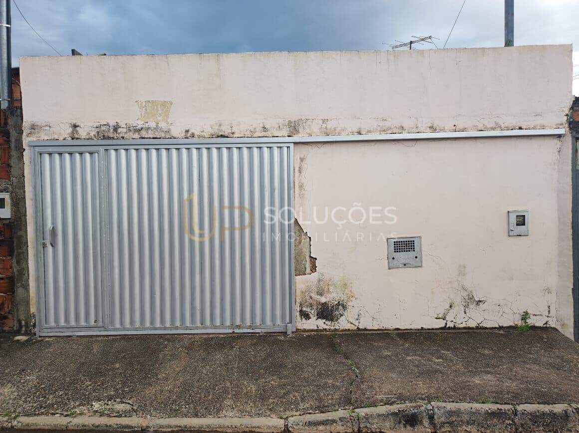 Casa em Condomínio 1 Quarto + 3 Vagas + Área de Serviço | Condomínio Vale dos Pinheiros, Setor de Mansões