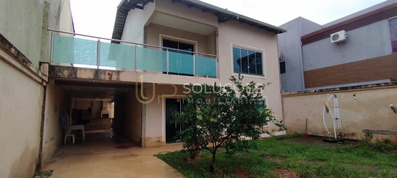 3 Quartos | 4 Banheiros | 2 Vagas | Terreno: 300m² | Condomínio Fechado | R$750.000,00