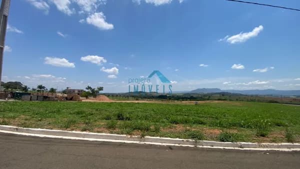 Lote/Terreno em São João Batista do Glória - Condomínio Moradas da Serra