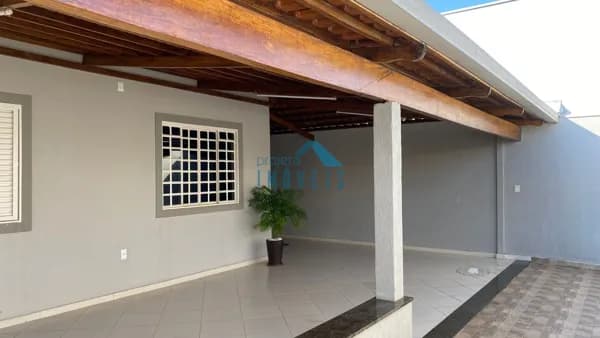 Casa em São João Batista do Glória - Maria Rosa