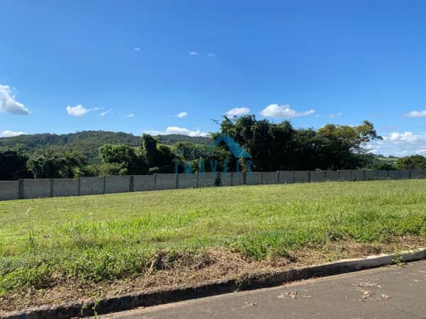 Lote/Terreno em São João Batista do Glória - Condomínio Moradas da Serra