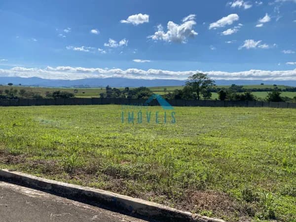Lote/Terreno em São João Batista do Glória - Condomínio Moradas da Serra