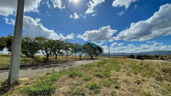Lote/Terreno em São João Batista do Glória - Condomínio Moradas da Serra