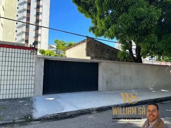 Casa ou ponto comercial com 5 quartos , 3 banheiros e terreno de 585 metros quadrados no coração da Aldeota em Fortaleza Ceará