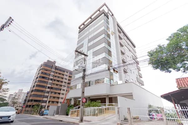 APARTAMENTO COM SUÍTE NO CENTRO