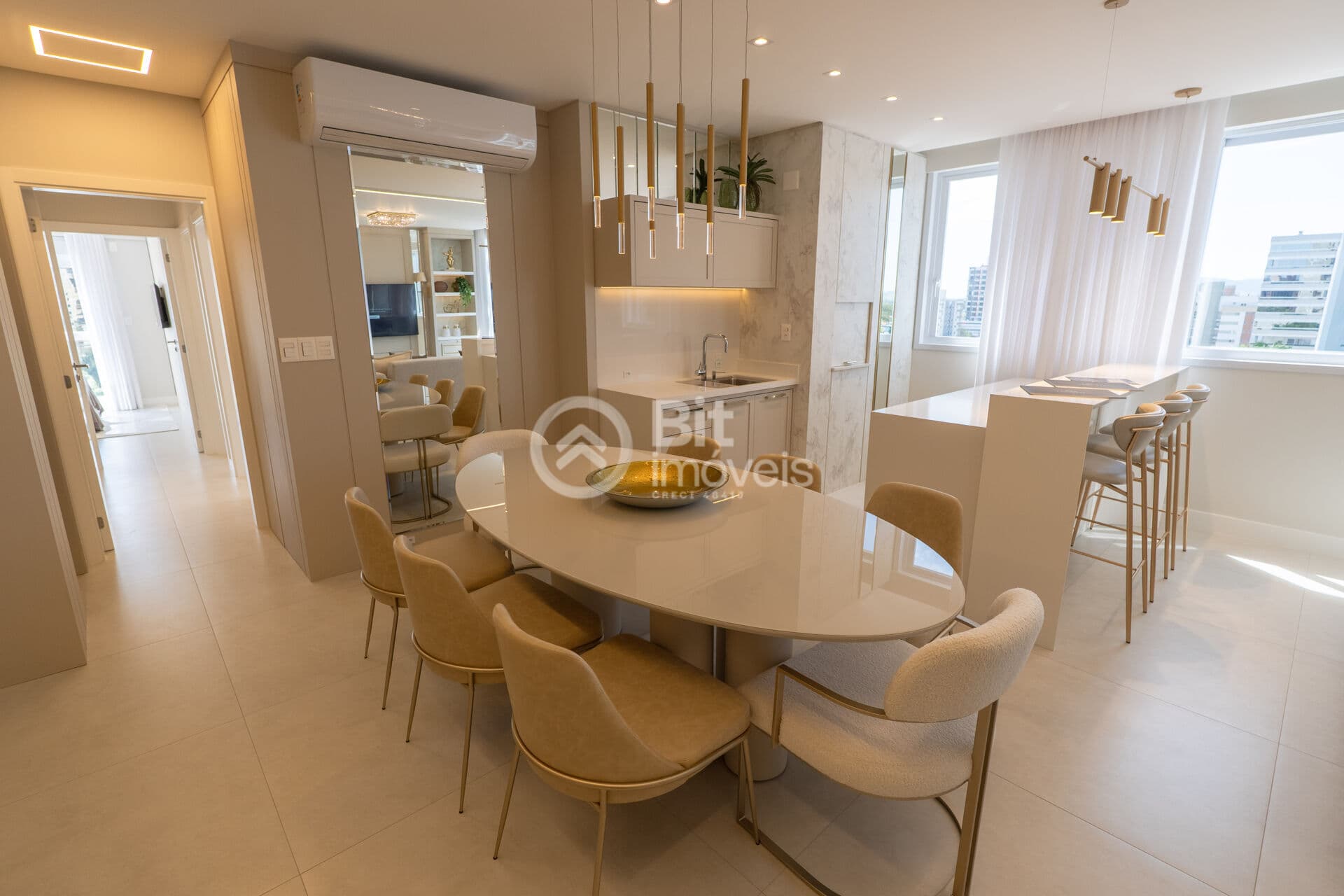 APARTAMENTO TOTALMENTE MOBILIADO E DECORADO COM DUAS SUÍTES