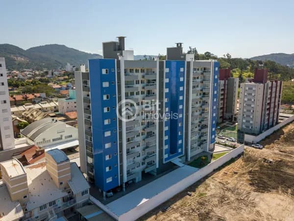 APARTAMENTO COM DOIS DORMITÓRIOS E UMA SUÍTE