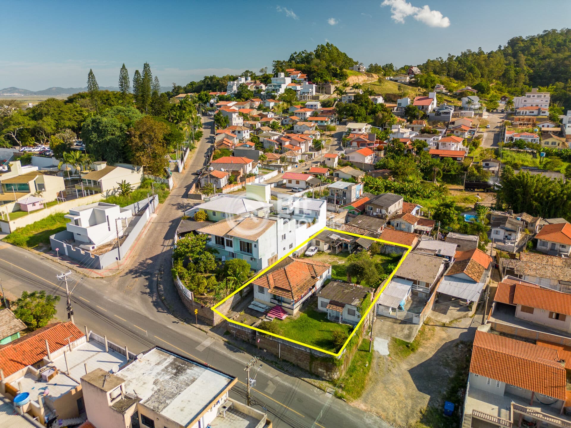 TERRENO BAIRRO MONTE CASTELO