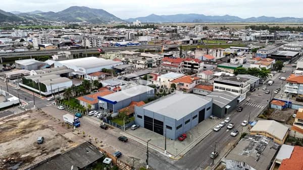 GALPÃO LOGISTICO BR 101