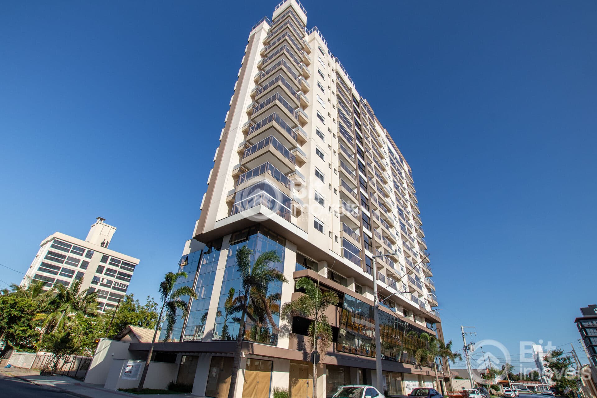 APARTAMENTO AO LADO DO FAROL SHOPPING