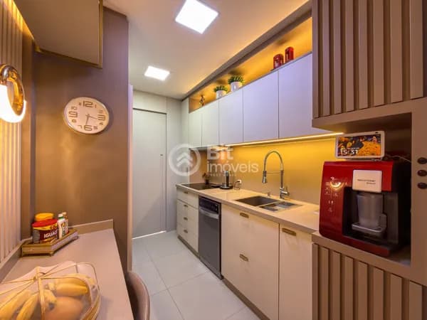 APARTAMENTO COM DUAS SUÍTES