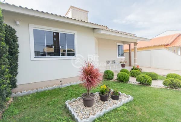 CASA COM PISCINA AQUECIDA