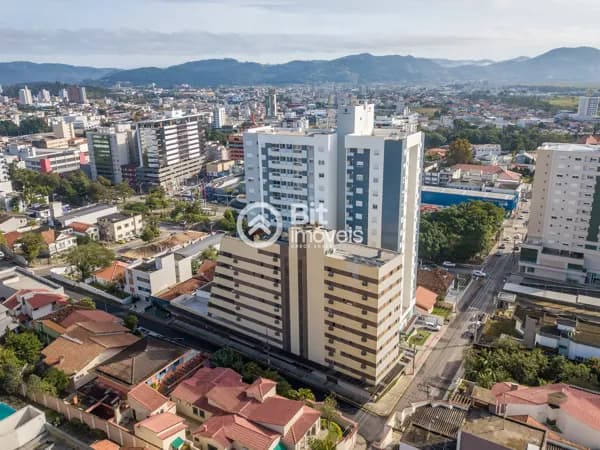 APARTAMENTO NO CENTRO DA CIDADE