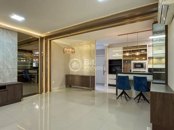 APARTAMENTO COM SUÍTE AO LADO DO FAROL SHOPPING