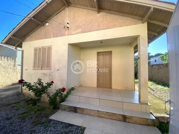 CASA COM TRÊS DORMITÓRIOS NO MAR GROSSO