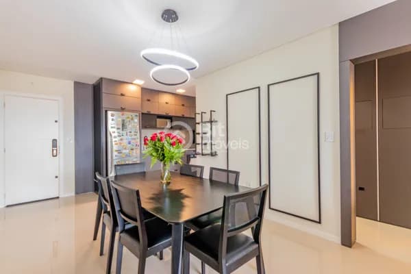 APARTAMENTO TOTALMENTE MOBILIADO E DECORADO