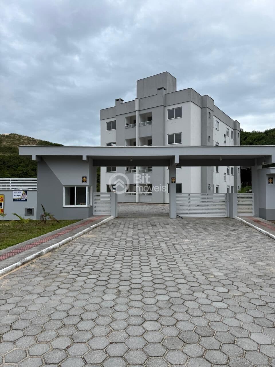 APARTAMENTO COM DOIS DORMITÓRIOS PROXÍMO A PRAIA