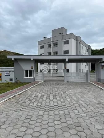 APARTAMENTO COM DOIS DORMITÓRIOS PROXÍMO A PRAIA