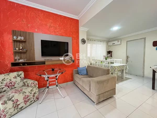 APARTAMENTO COM SUÍTE NO CENTRO