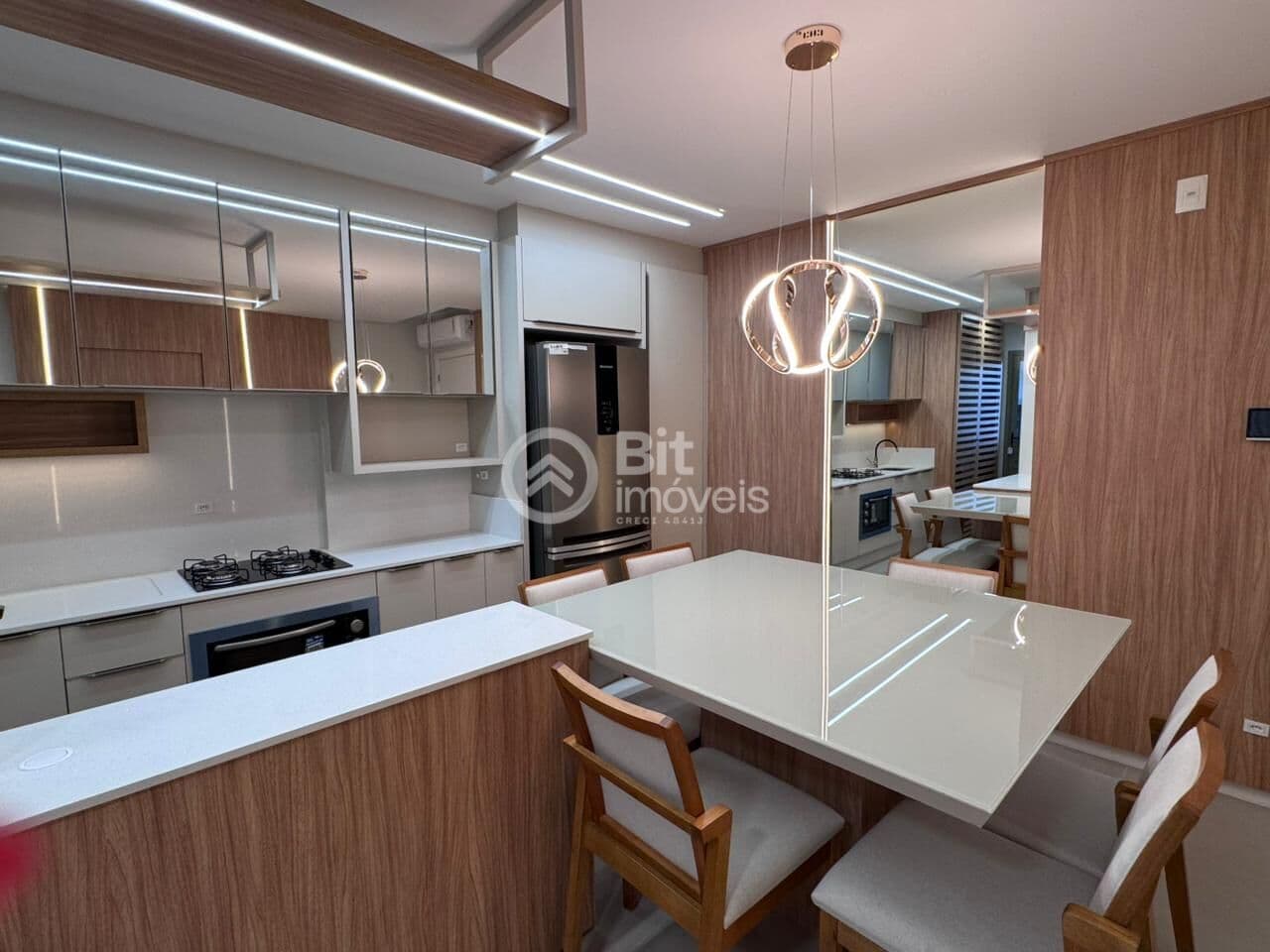 APARTAMENTO DE TRÊS DORMITÓRIOS