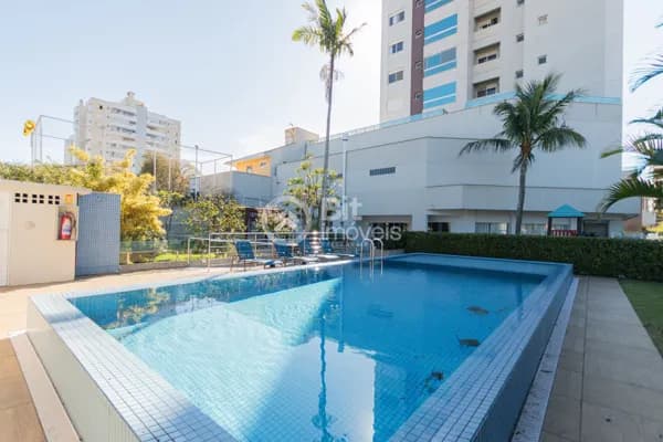 APARTAMENTO COM TRÊS DORMITÓRIOS