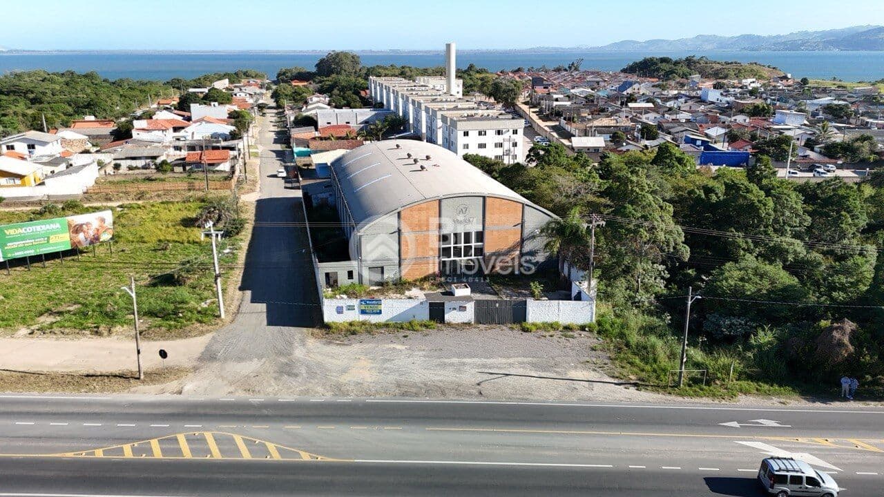 GALPÃO EM LAGUNA PRÓXIMO A BR 101