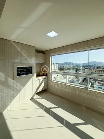 APARTAMENTO OM DOIS DORMITÓRIOS NO CENTRO DE TUBARÃO