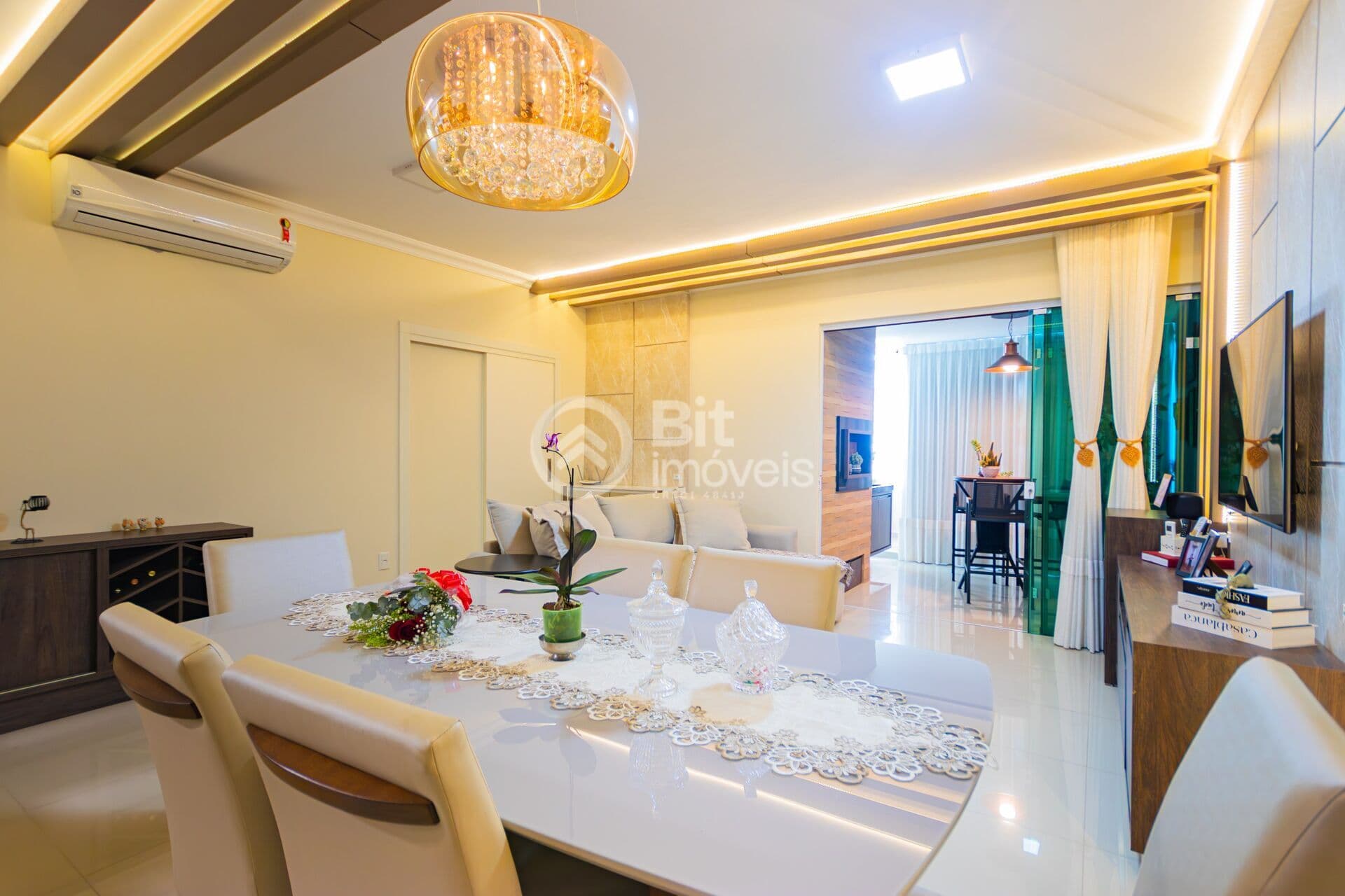 APARTAMENTO COM SUÍTE AO LADO DO FAROL SHOPPING