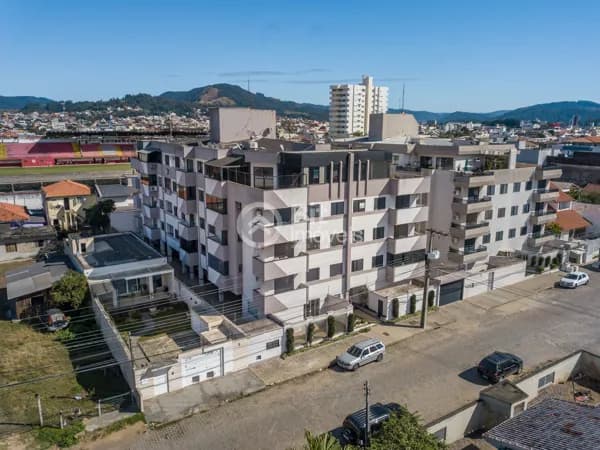 APARTAMENTO SEMIMOBILIADO