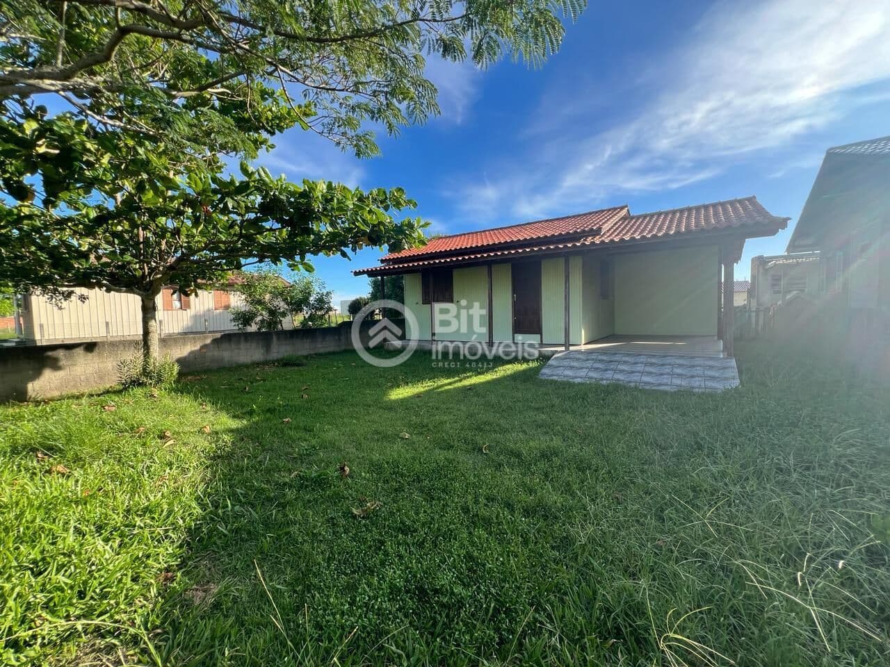 CASA COM DOIS DORMITÓRIOS