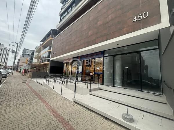 SALA COMERCIAL NO MAR GROSSO