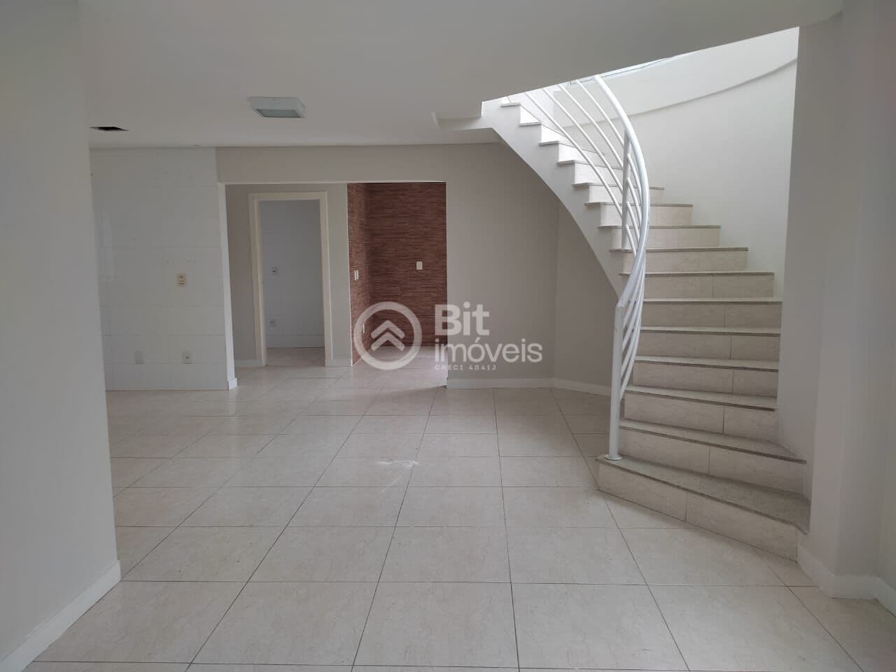 CASA GEMINADA NO BAIRRO DEHON
