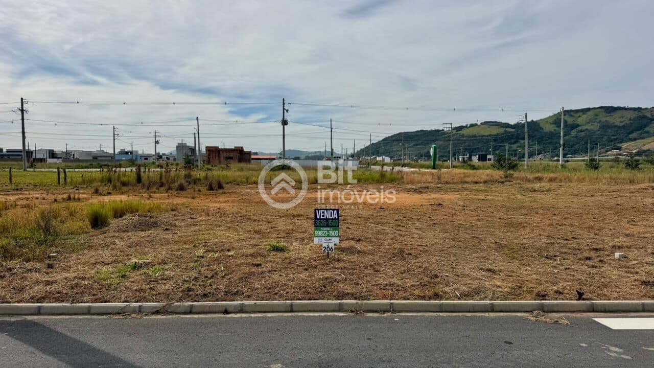 TERRENO NO LOTEAMENTO SANTA MARTA