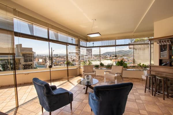 CASA ALTO PADRÃO COM PONTO COMERCIAL