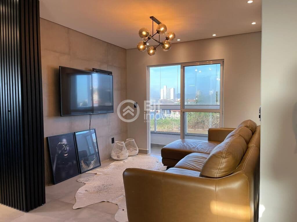 APARTAMENTO MOBILIADO COM ÁREA EXTERNA