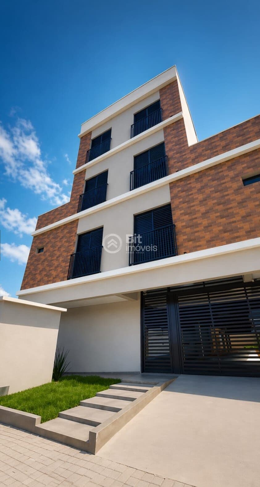 APARTAMENTO COM TRÊS DORMITÓRIOS
