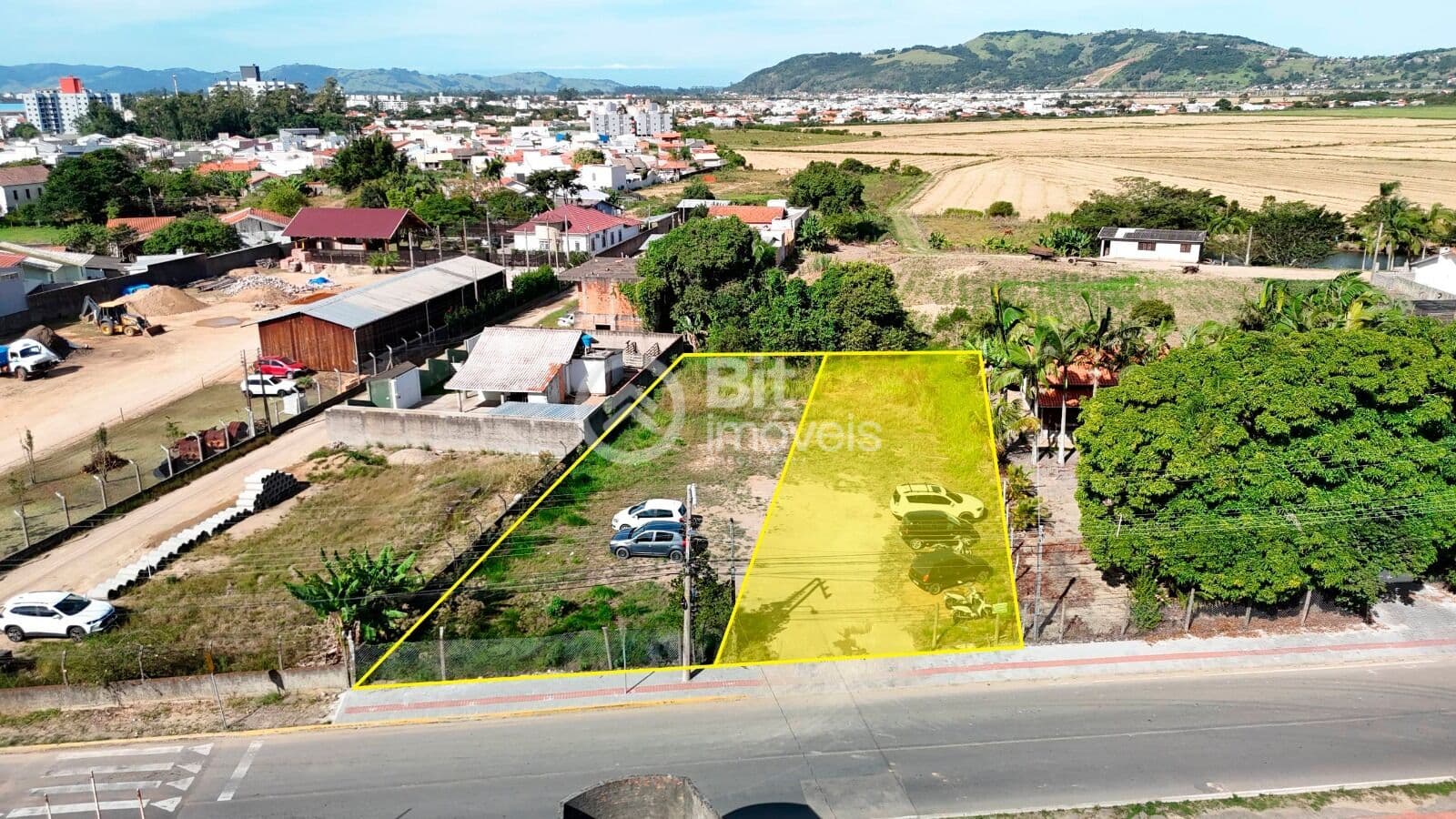 TERRENO EM FRENTE A ESCOLA ARINO BRESSAN