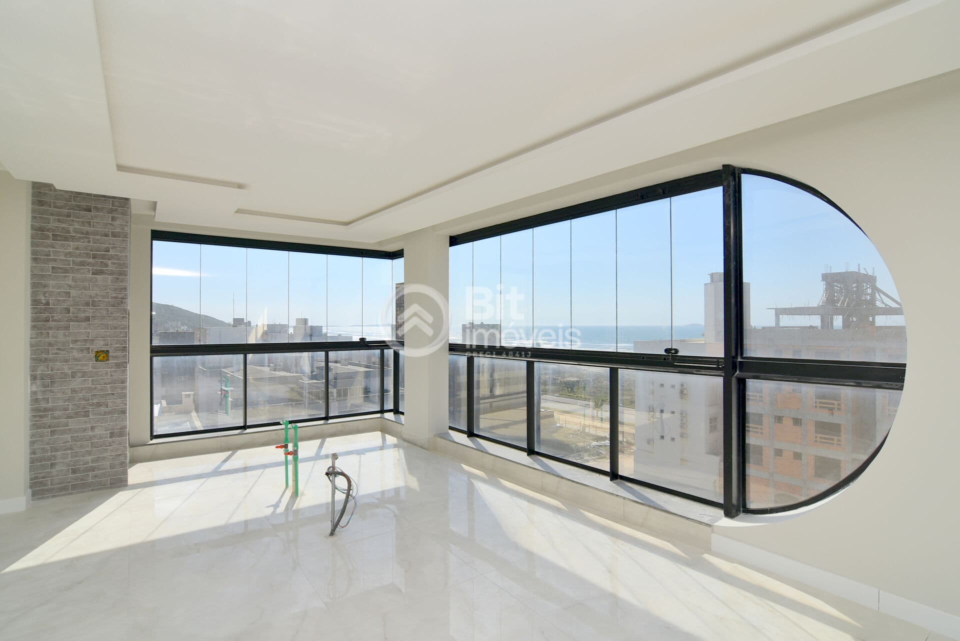 APARTAMENTO COBERTURA DUPLEX