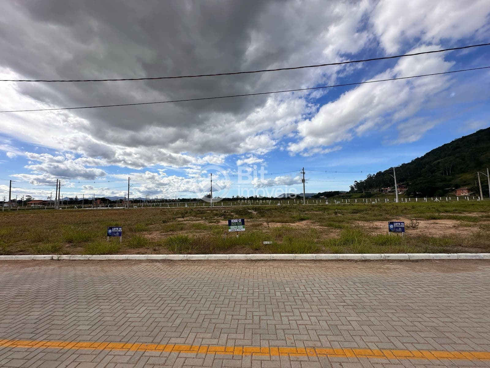 TERRENO LOTEAMENTO TRÊS CAMINHOS