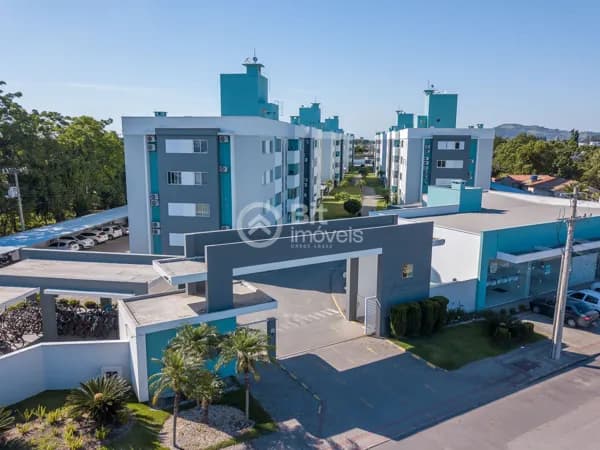 APARTAMENTO COM TRÊS DORMITÓRIOS