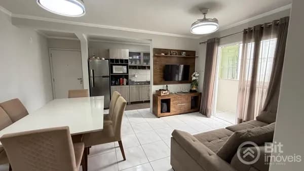 APARTAMENTO COM TRÊS DORMITÓRIOS