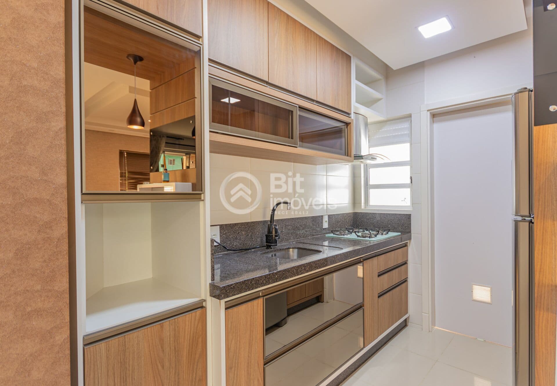 APARTAMENTO COM ÁREA EXTERNA